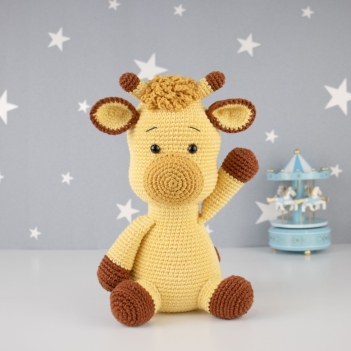 Theo, the giraffe amigurumi pattern by GatoFio